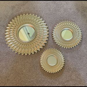 Good hanging mirror set